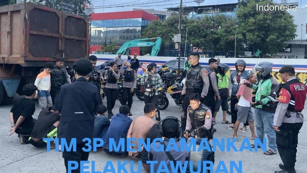 Aksi Cepat Polisi: Penangkapan 10 Pemuda dan Penyitaan Senjata Tajam di Jakarta Utara